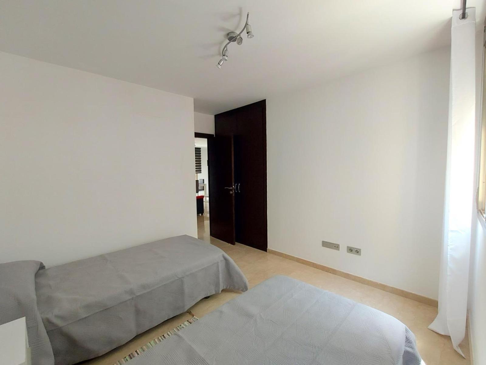 Ng Zenith - * Santa Cruz de Tenerife